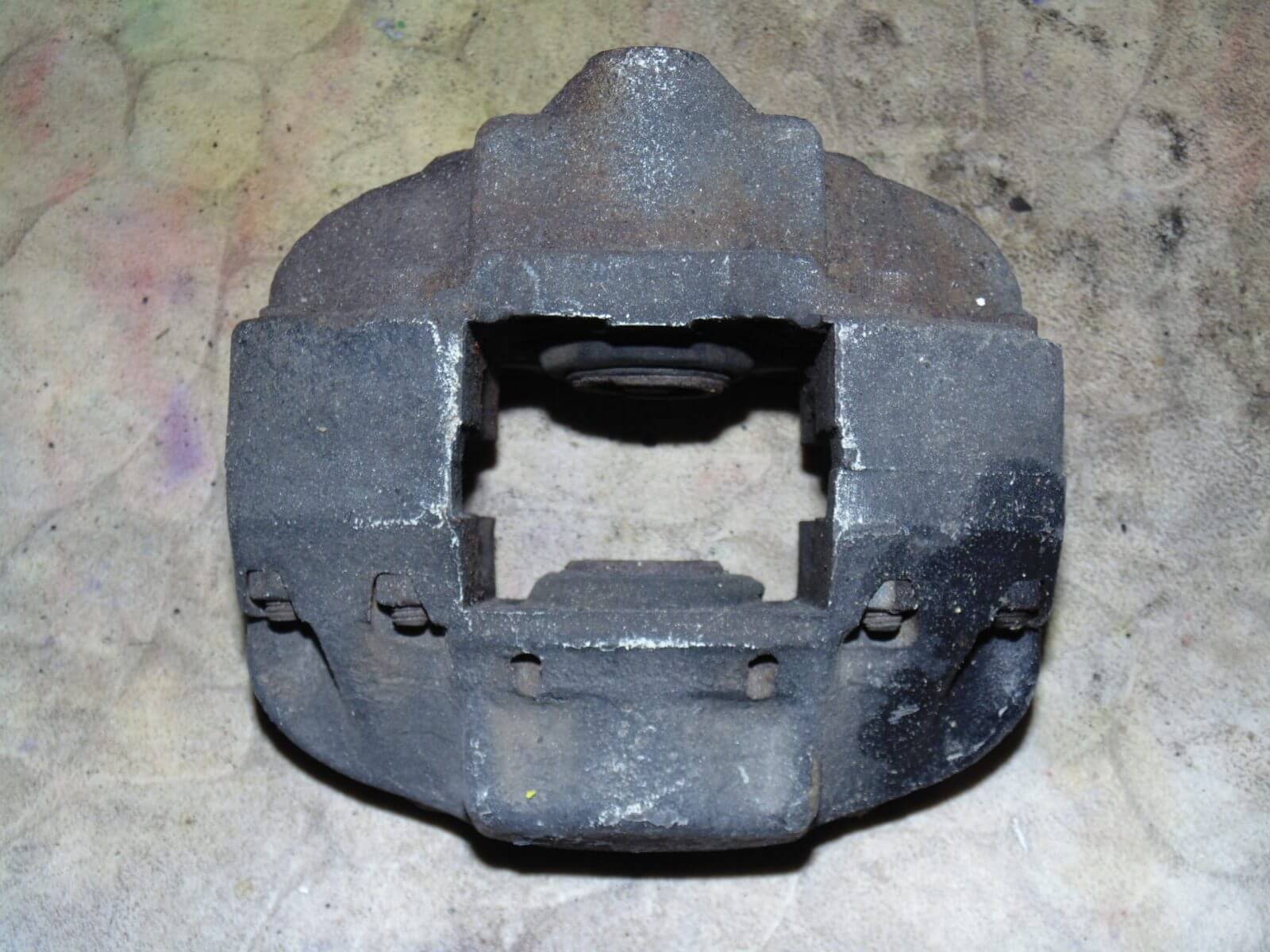 porsche 911 930 brake calipers before refurb