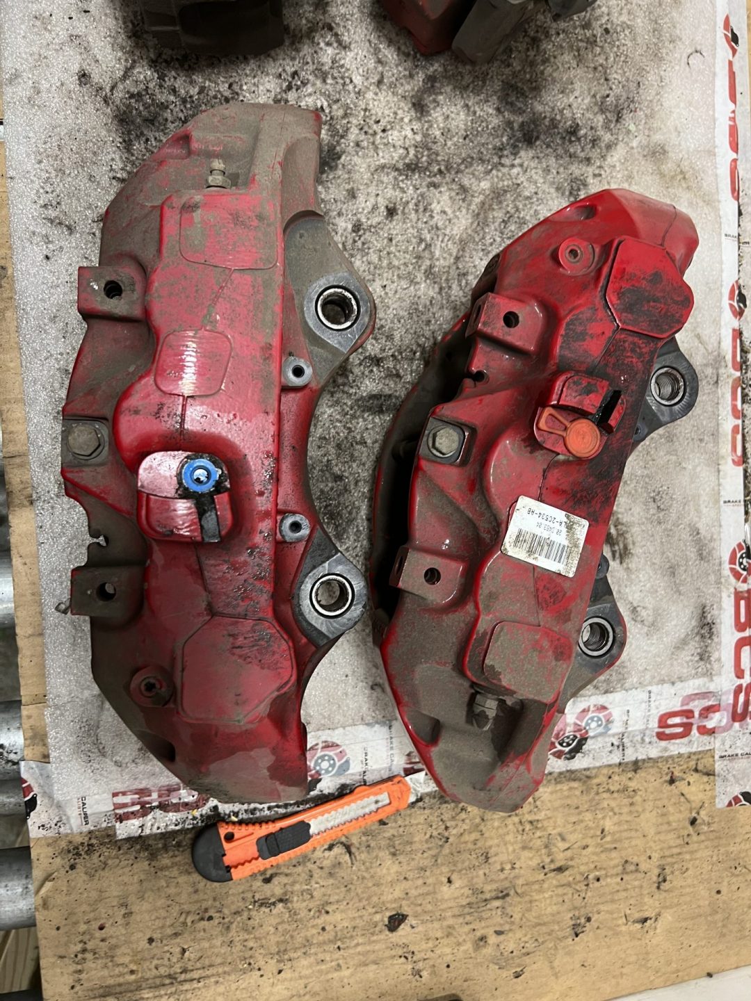 2015 Land Rover Range Rover Brake Calipers Refurbishment and Paint i001010 Professional Brake