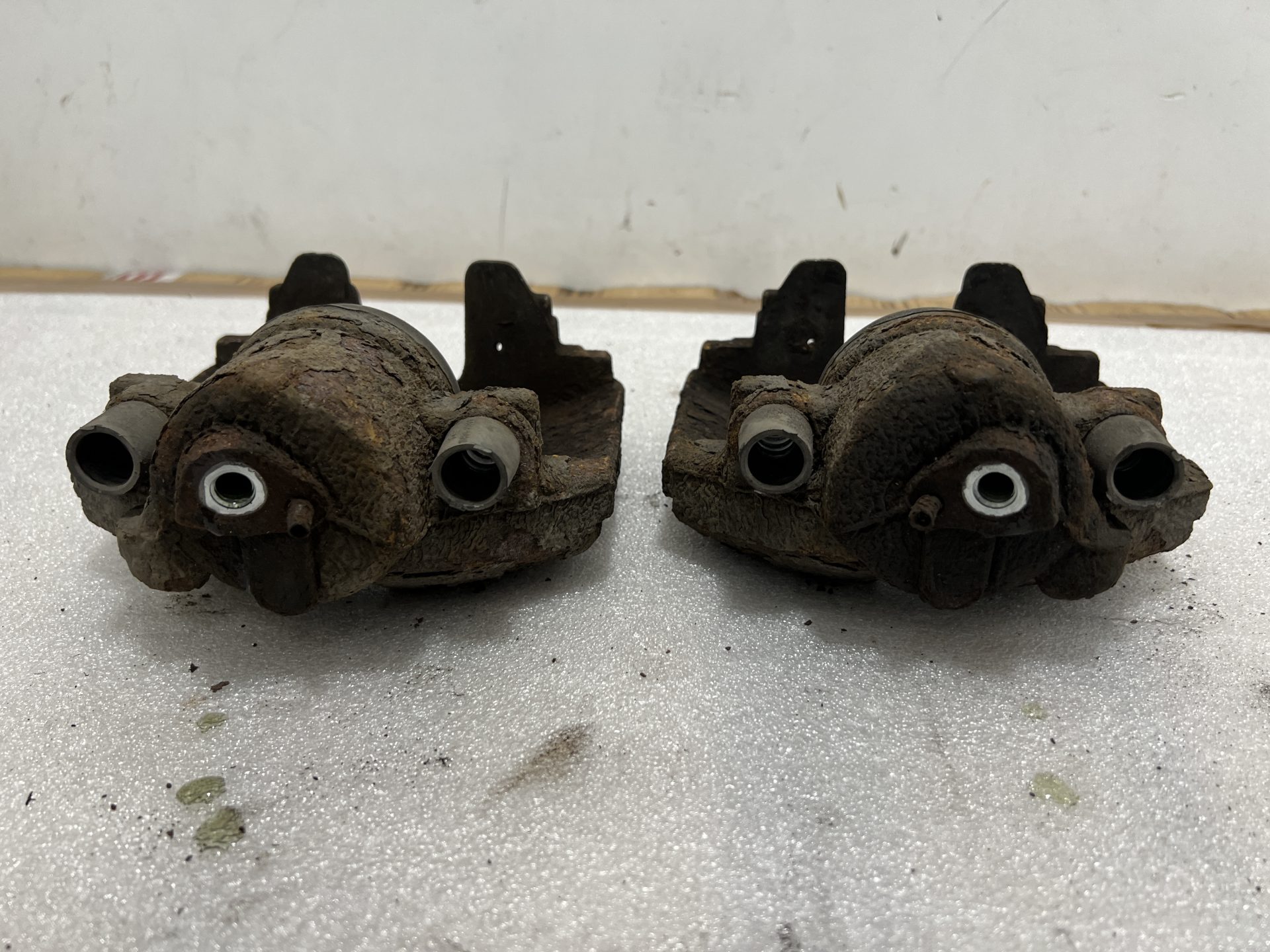 BMW Brake Calipers Refurbishment and Paint