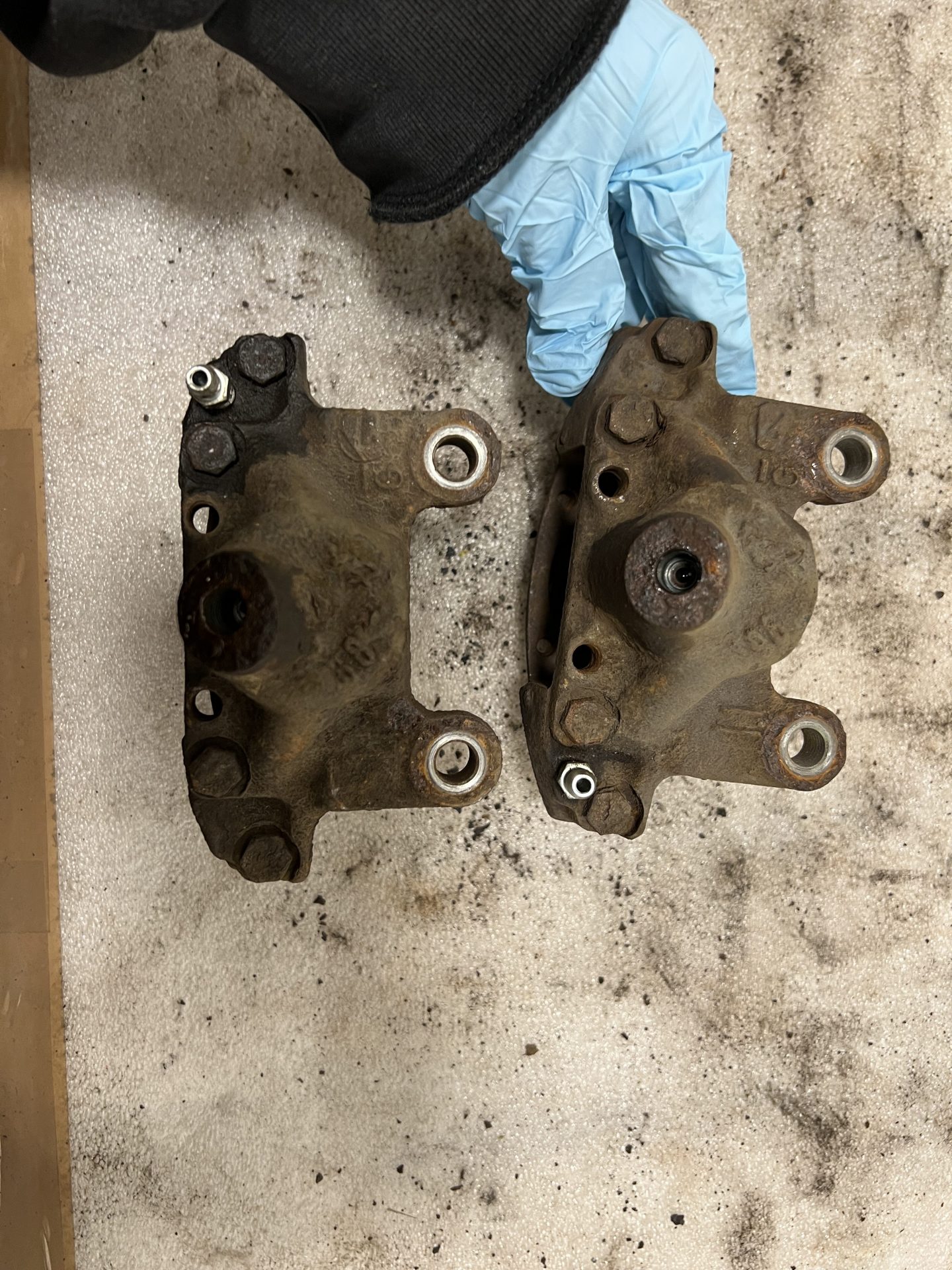 Mercedes Benz 190ce Brake Calipers Refurbishment