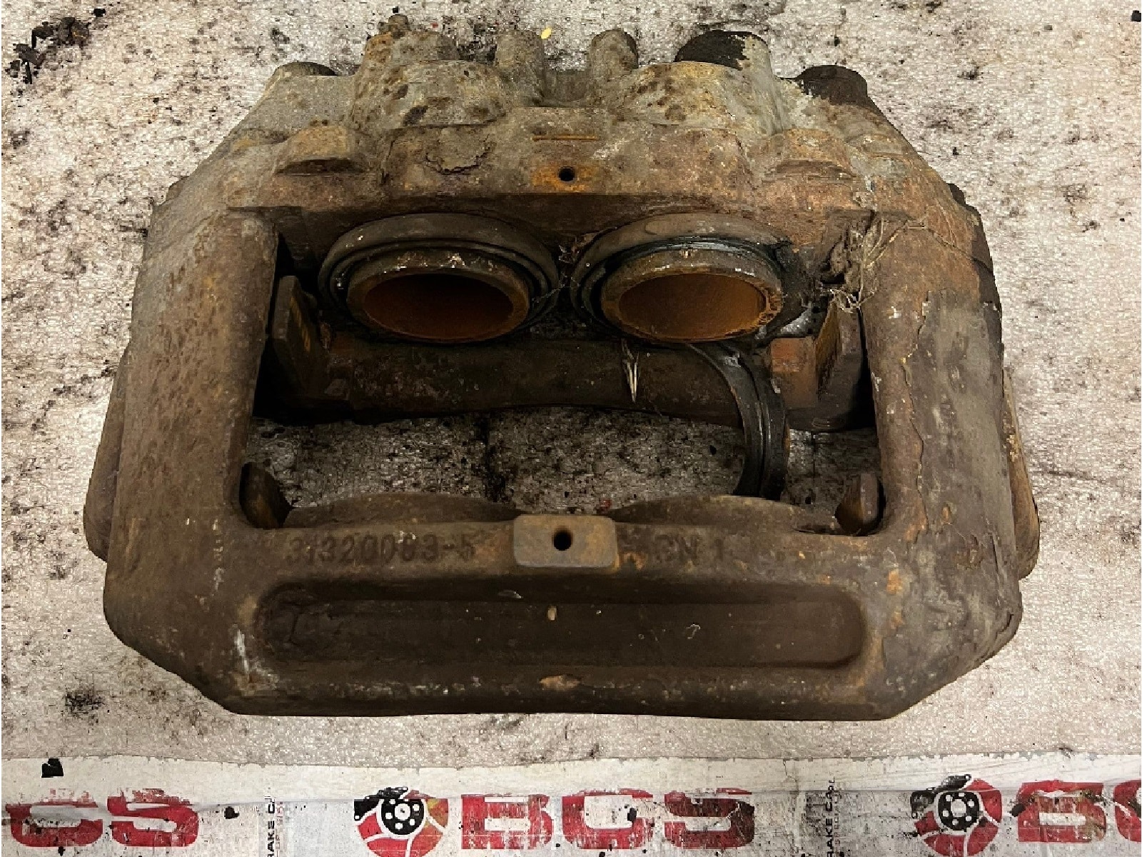 Mercedes brake calipers before brake caliper refurb